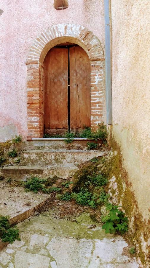 Le Origini Casa In Borgo Tipico Lucano Trivigno Exterior photo